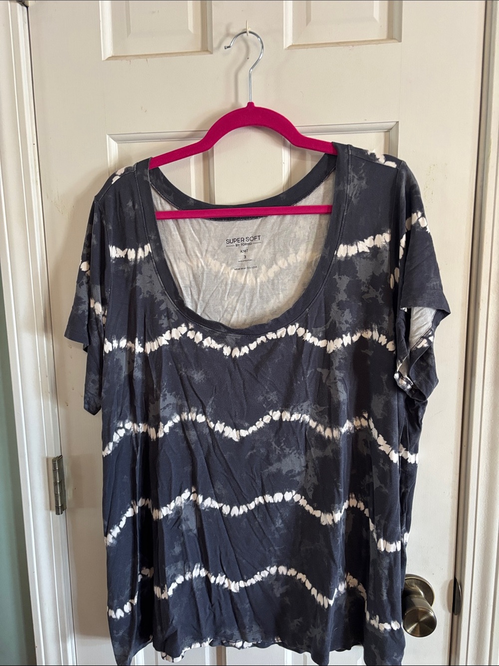 torrid Black and White Tie-Dye Scoop Neck Tee